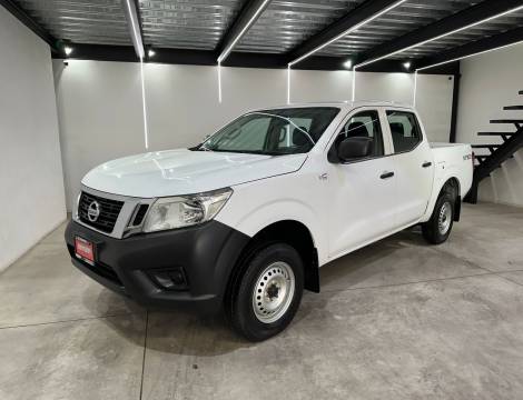 NISSAN NP300 D0BLE CABINA 2019