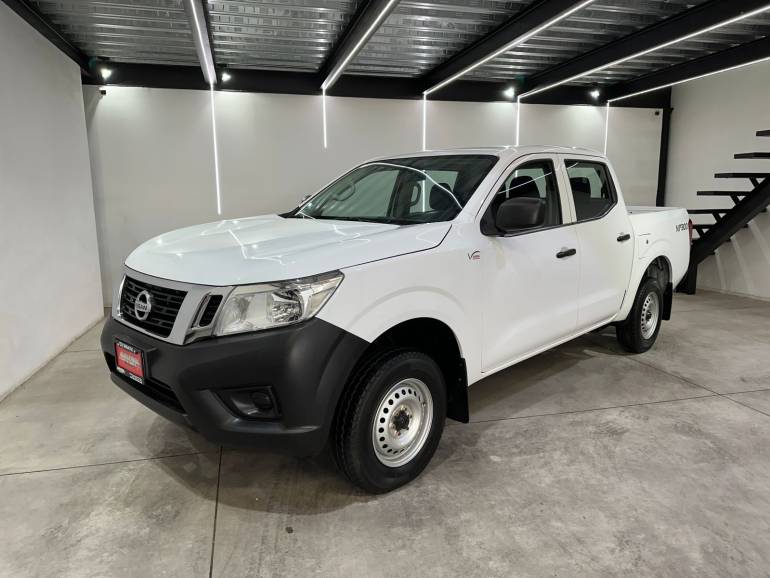 NISSAN NP300 D0BLE CABINA 2019