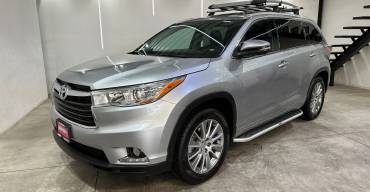 TOYOTA HIGHLANDER PREMIUM 2015