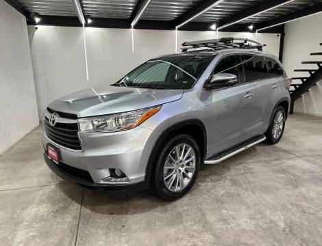 TOYOTA HIGHLANDER PREMIUM 2015