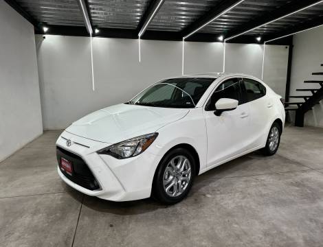 TOYOTA YARIS R XLE 2018