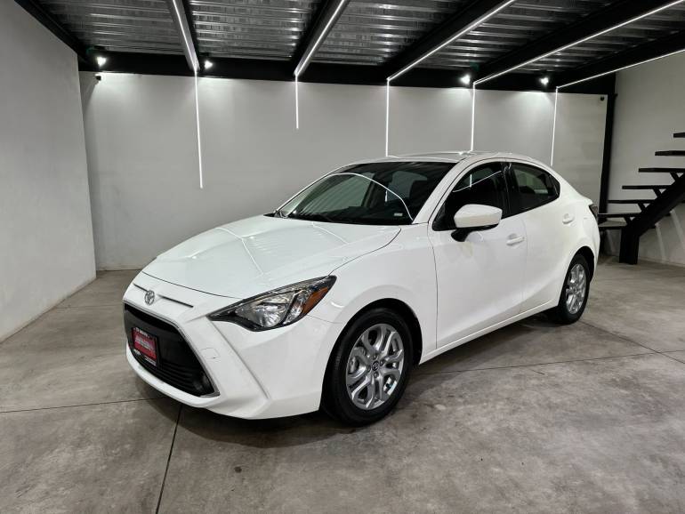 TOYOTA YARIS R XLE 2018